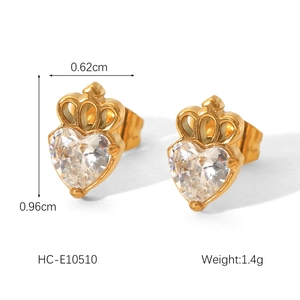 Detail view of golden crown heart stud earrings with white zircon stones and dimensions