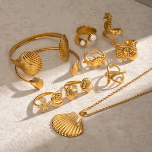 Parure bijoux océan en acier inoxydable doré 18k avec bagues coquillages et bracelet