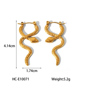 Detailed dimensions of gold snake-shaped stainless steel earrings measuring 4.14cm by 1.74cm