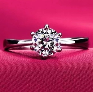Classic six-prong 18K white gold plated ring with brilliant-cut moissanite stone