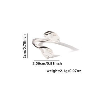 Detail view of titanium steel hugging hands ring showing dimensions 2cm and weight 2.1g