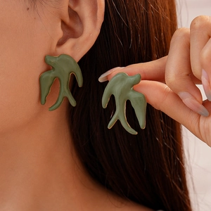 Boucles D'oreilles Puces Hirondelle Vintage Alliage Peinture Mate Tige En Argent Sterling 925 Design Oiseau Rétro Femmes