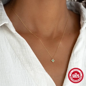 Elegant S925 sterling silver flower necklace with green emerald gemstone for women