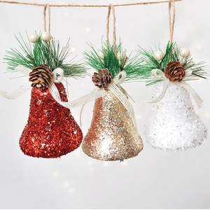 Cloches de Noël à paillettes avec pommes de pin, baies rouges et nœuds en toile de jute