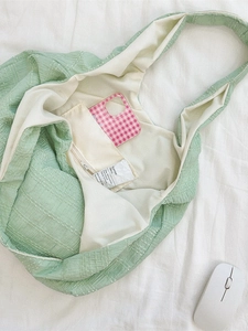 Light green ripple textured tote bag with large capacity and inner zipper pocket
