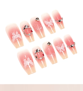 Rosa Ombré-Coffin-Nägel zum Aufkleben mit Schmetterlingsdruck und Glitzersteinen