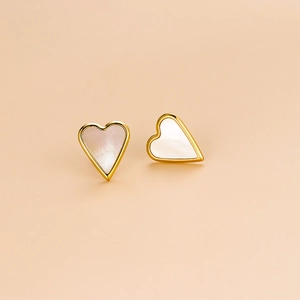 Elegant gold-edged heart earrings with white mother-of-pearl inlay and minimalist studs