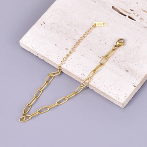 Minimalist 18K gold-plated stainless steel paperclip chain bracelet with lobster clasp