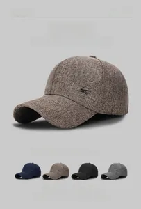 Détails de casquettes de baseball business montrant quatre couleurs et logo latéral