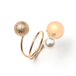 Adjustable spiral metal ring featuring gold matte, rose gold, and white pearl beads