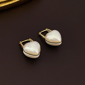 Boucles D'oreilles Créoles Cœur En Künstliche Perle D'imitation Avec Tige En Argent Cuivre Plaqué Or Style Français Bijoux Élégants