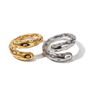 Französische Vintage-Ring-Sets mit Hammerschlag-Textur in Gold und Silberoptik