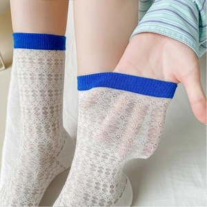 Chaussettes d'été en coton maille pour femme avec bordure bleu roi et haute élasticité