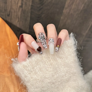 Uñas postizas artesanales estilo tweed otoño-invierno con lazos 3D y perlas elegantes