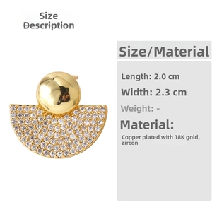 Detailed view of 18K gold plated heart stud earrings with cubic zirconia, size 2.0x2.3cm