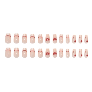 Minimalistisches kurzes Ballett-Nagelset mit roten französischen Spitzen und Herzmustern