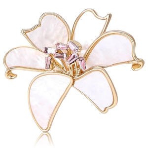 Elegant gold lily brooch with pearl petals and pink gemstones for women's cardigans