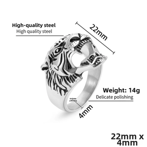 Detailed macro view showing the 22mm width and 14g weight of this vintage tiger ring