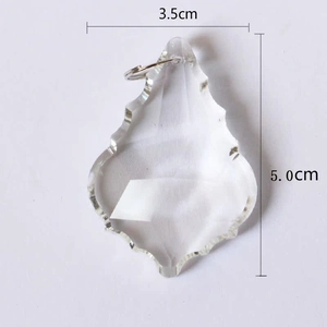 Macro shot of faceted crystal ball pendant with metal ring, size 3.5cm x 5.0cm detail