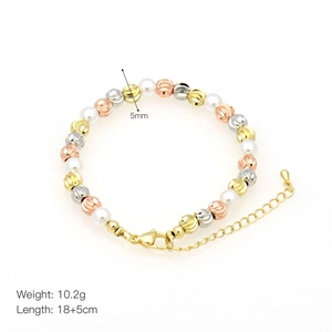 Detail view of 5mm beads and pearl bracelet with 10.2g weight and 18+5cm length specs