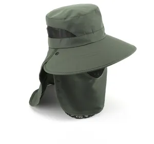 Detail eines Outdoor-Sonnenhuts mit atmungsaktivem Netzgewebe und Gesichtsschutzmaske