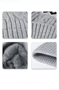 Détails du bonnet en maille grise avec doublure polaire chaude et motif torsadé