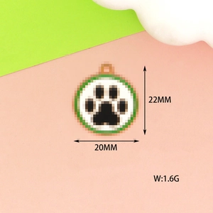 Detailed view showing panda charm dimensions 22x20mm and 1.6g weight on dual background