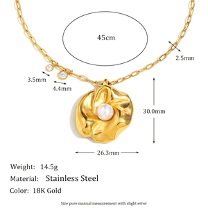 Edelstahl Halskette 18K Gold mit Blumenanhänger, Perle und Maßangaben im Bild