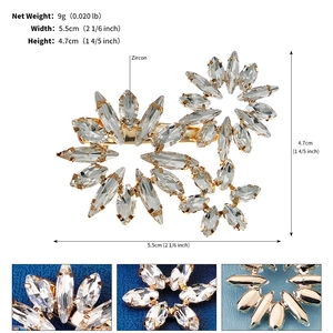 Detailed view of luxury zircon bridal hair clip with dimensions 5.5cm width and 9g weight