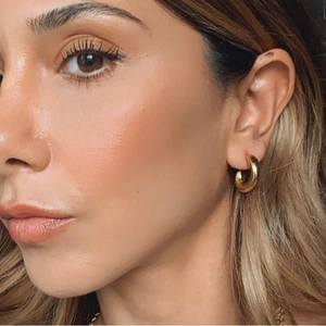 Boucles d'oreilles créoles ondulées style français plaquées or 18K en acier titane