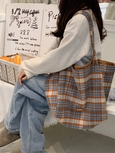 Grand sac cabas rétro à carreaux bleus et orange en laine pour un look décontracté