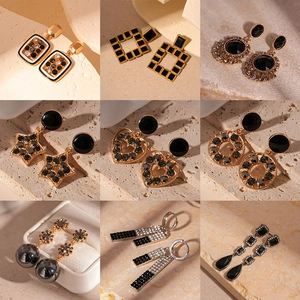 Lot de boucles d'oreilles vintage géométriques avec étoiles et cœurs en résine noire