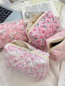 Quilted floral makeup bag set with tulip patterns and zip closure for daily storage