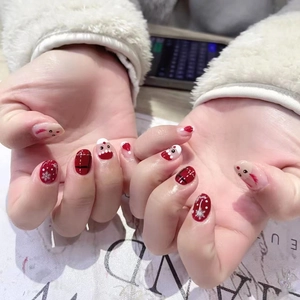 Christmas Press On Nails Reusable Short Round Fake Nails Reindeer Snowflake Patterns Festive Holiday Manicure