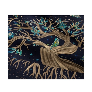 Nahaufnahme des böhmischen Wandteppichs mit detailliertem Blumenmuster und Textur