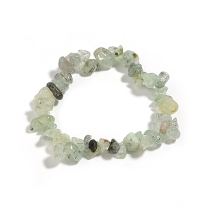 Bracciale in scaglie di agata verde chiaro naturale con cristalli lucidi irregolari