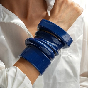Bracelet Jonc En Résine Bleu Marine Pour Femmes Géométrique Rond Concave Ouvert Minimaliste Brillant Bijoux De Mode Rétro