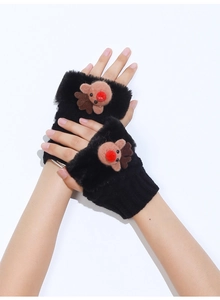 Dettaglio guanti neri senza dita in maglia con decorazione a renna 3D in peluche