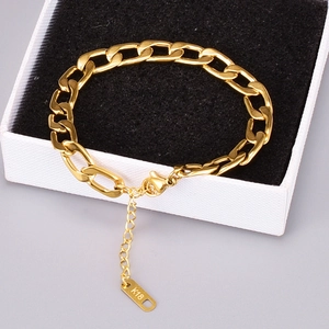 Bracelet chaîne Figaro classique plaqué or 18 carats avec fermoir mousqueton