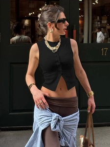 Débardeur femme 2025 en maille côtelée noire à boutons, haut court sans manches style urbain
