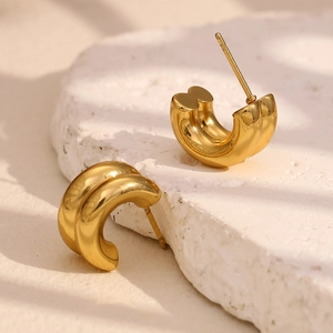 Boucles d'oreilles C épaisses plaquées or 18 carats à double couche sur pierre