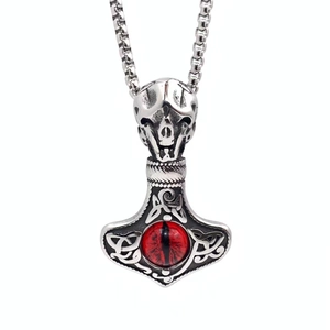 Pendentif marteau de Thor viking en acier avec crâne et pierre rouge mystique