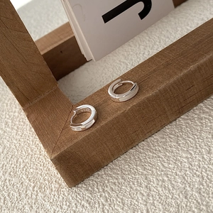 Minimalist S925 sterling silver hoop earrings with white mother of pearl inlay for women