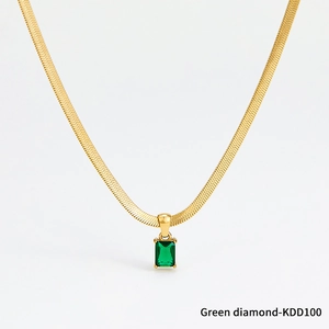 Schlangenkette in Gold mit einem rechteckigen grünen Zirkon-Anhänger für Damen