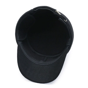 Men's winter flat cap in thick black wool with foldable ear flaps for cold weather