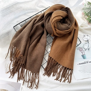 Double-sided cashmere shawl in dark brown and camel with tassels for winter