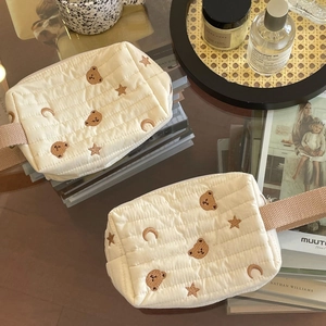 Cute Bear Embroidery Quilted Cotton Makeup Bag Zipper Portable Cosmetic Pouch With Wristlet Strap For Travel Daily Storage