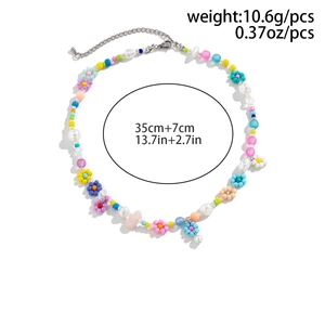 Detailed view of handmade beaded floral choker with 35cm length and 10.6g weight