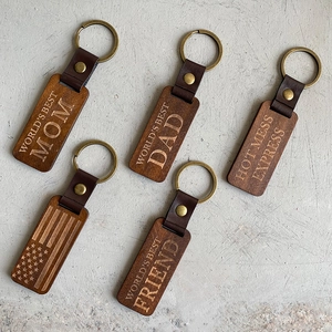 Retro Wooden Keychain Leather Strap Laser Engraved World's Best Mom Dad Friend US Flag Keyring For Gifts