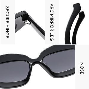 Detailsicht der schwarzen Glitzersonnenbrille mit stabilen Scharnieren und Bügeln